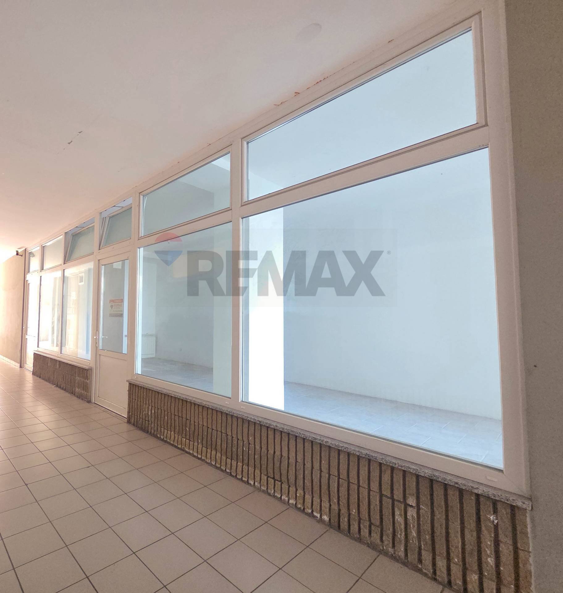 Terrazza - Commercial Premises via Ponzanino
 
12/A, Trieste - photo 1