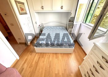 Camera / camera da letto - Two-room apartment Via Emanuele Fava
 
2, Savona - photo 24