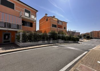Edificio all\'aperto - Two-room apartment Via Emanuele Fava
 
2, Savona - photo 31