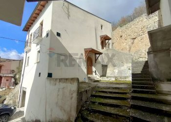 Casa all\'aperto - Independent house Via Cerreto
 
36, Acciano - photo 1
