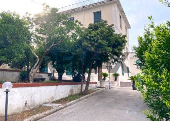 Edificio all\'aperto - Independent house via Marconi
 
1, Sant'Anastasia - photo 3