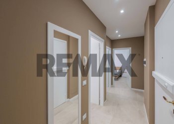 Hall / corridoio - Trilocale Via Lungobrembo
 
7, Curno - foto 18