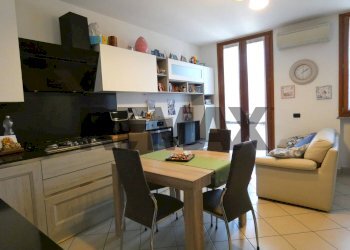 Sala da pranzo - Three-room apartment via verdi
 
14/a, Giussago - photo 11