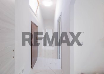 Hall / corridoio - Three-room apartment VIA CANTU
 
15, Cassano Magnago - photo 15