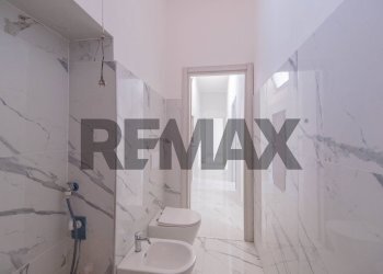 Bagno - Three-room apartment VIA CANTU
 
15, Cassano Magnago - photo 16