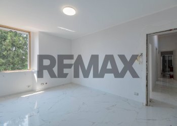 Stanza vuota - Three-room apartment VIA CANTU
 
15, Cassano Magnago - photo 23