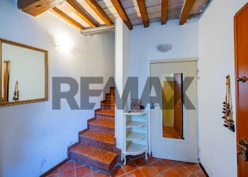 Scale - Semi-detached house via Case schianchi
 
11, Langhirano - photo 8