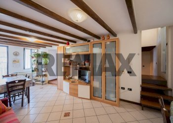 Sala da pranzo - Semi-detached house via Case schianchi
 
11, Langhirano - photo 13
