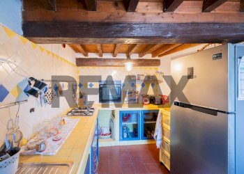 Cucina - Semi-detached house via Case schianchi
 
11, Langhirano - photo 16