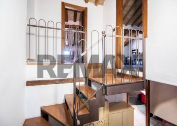 Scale - Semi-detached house via Case schianchi
 
11, Langhirano - photo 26