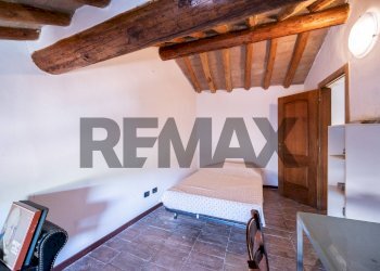 Camera / camera da letto - Semi-detached house via Case schianchi
 
11, Langhirano - photo 29