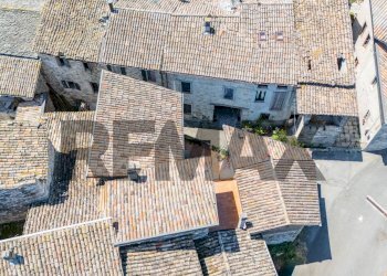 Edificio all\'aperto - Semi-detached house via Case schianchi
 
11, Langhirano - photo 40