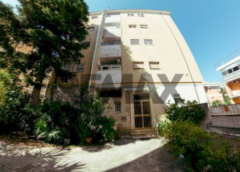 Edificio all\'aperto - Bilocale Via Caprarola
19, Roma - foto 19