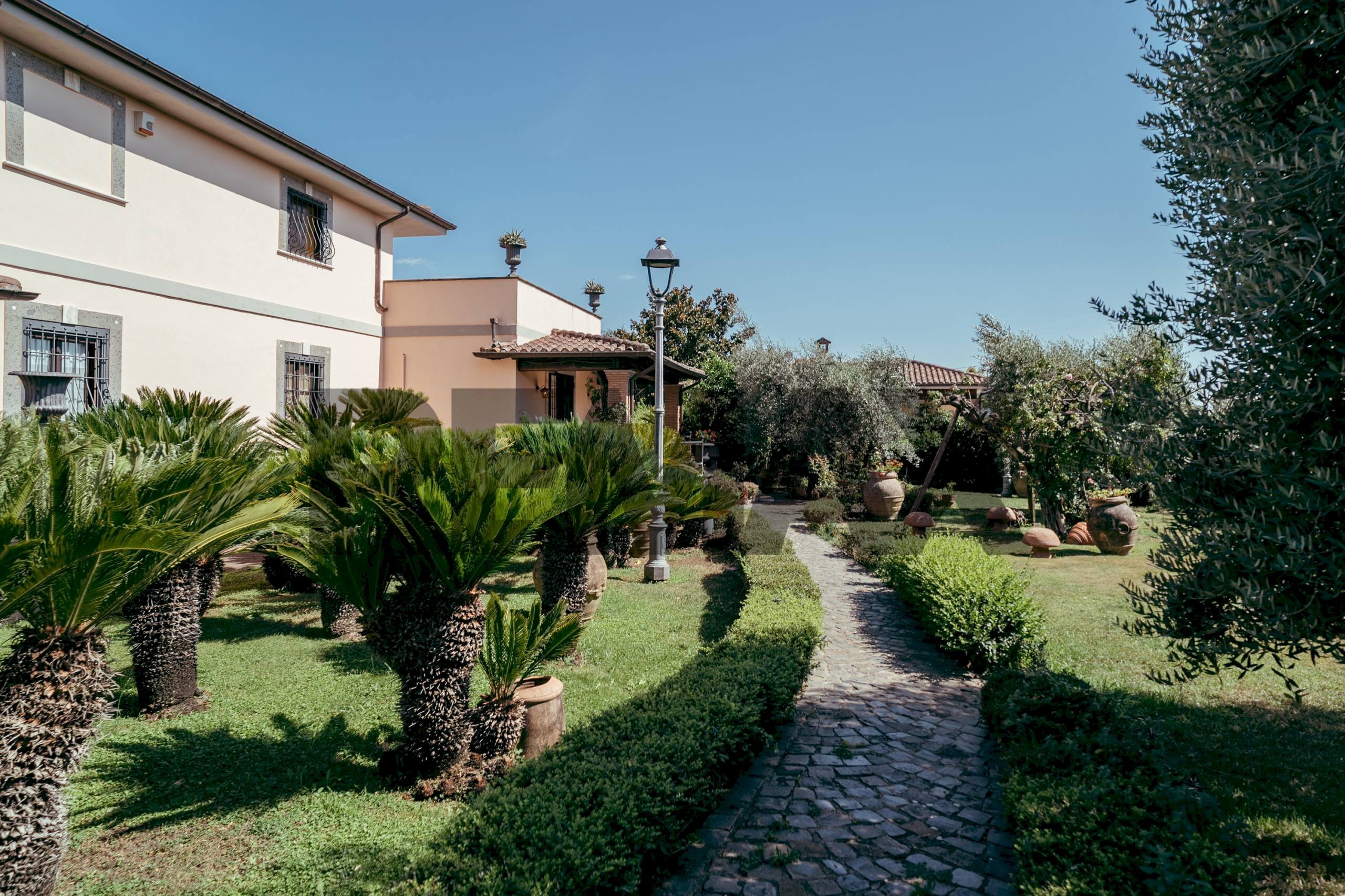 Giardino - Villa Via dei Fienili
 
29, Velletri - foto 1