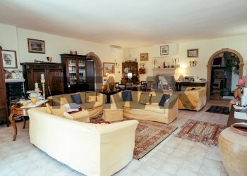 Soggiorno - Villa Via dei Fienili
 
29, Velletri - photo 4