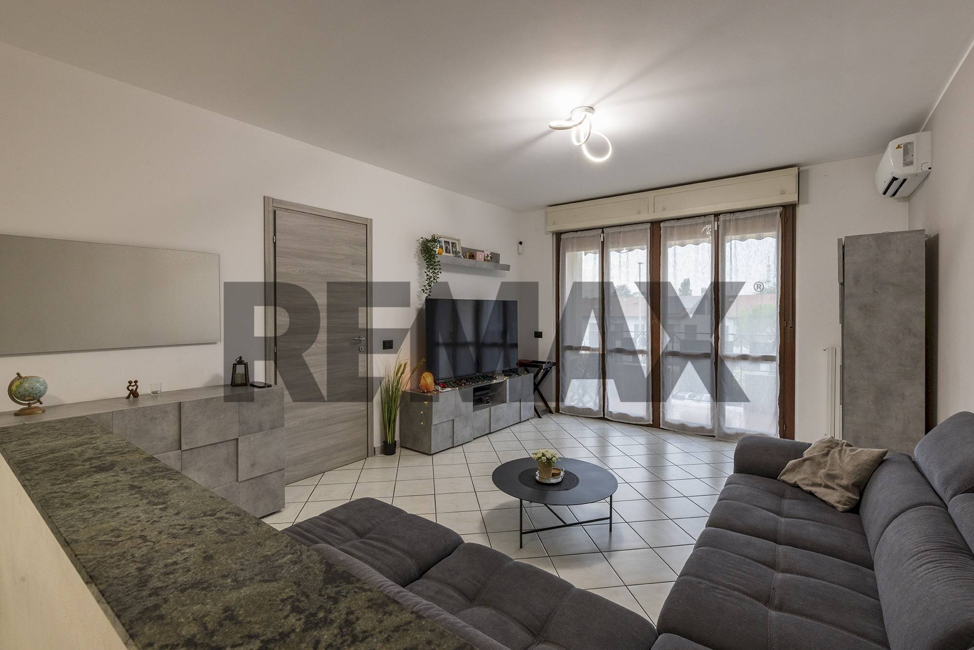 Soggiorno - Three-room apartment VIA CAMILLO TOSI
 
6, Busto Arsizio - photo 1