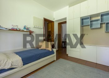 Camera / camera da letto - Villa Via Armando Diaz
 
90, Olgiate Olona - photo 18