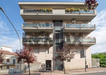 Edificio all\'aperto - Trilocale via Madonna degli Angeli
 
46, Chieti - foto 1