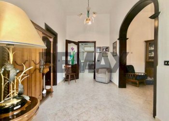 Hall / corridoio - Independent house Via Cavallotti
 
6, Torchiarolo - photo 1