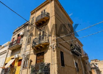 Edificio all\'aperto - Semi-detached house via f.sco criscpi
 
54, Capaci - photo 12