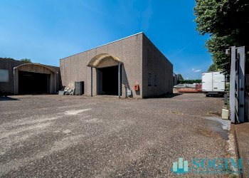 Foto 3 - Capannone Via Bisbino
 
2, Cantù - foto 3
