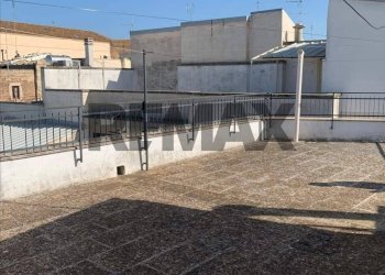 Edificio all\'aperto - Casa indipendente VIa San Paolo
 
12/14/16, Turi - foto 16