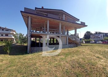 grezzo - Casa indipendente Via Petruzzi, Città Sant'Angelo - foto 2