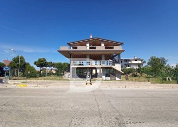 grezzo - Casa indipendente Via Petruzzi, Città Sant'Angelo - foto 9