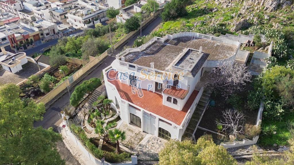 Vista - Villa viale Grotta San Ermete, 1, Matino - foto 1