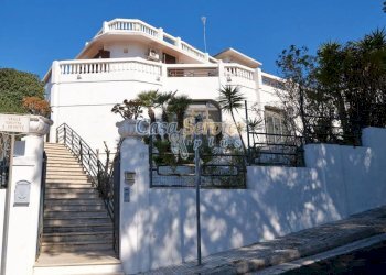 Facciata - Villa viale Grotta San Ermete, 1, Matino - photo 2