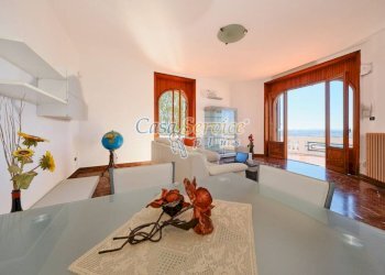 Salone - Villa viale Grotta San Ermete, 1, Matino - foto 11