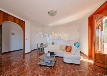 Salone - Villa viale Grotta San Ermete, 1, Matino - foto 13
