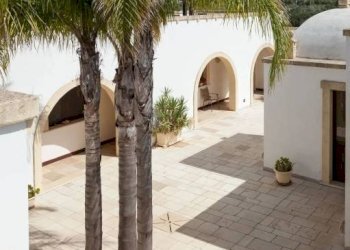 Cortile interno - Villa contrada Colombo, 21, Carovigno - foto 17