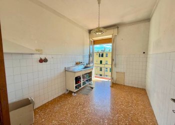 Cucina - Trilocale via Piandilucco, Genova (zona Pegli) - foto 8