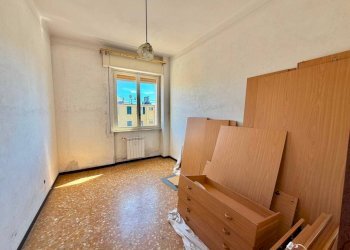 Camera da letto - Trilocale via Piandilucco, Genova (zona Pegli) - foto 16