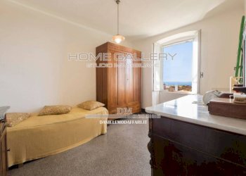 Camera da letto - Trilocale via Caiero, 9, frazione Quinto Al Mare, Genova - foto 5