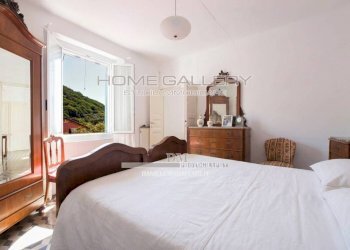 Camera da letto - Trilocale via Caiero, 9, frazione Quinto Al Mare, Genova - foto 27