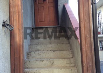 Scale - Independent house VIA F.LLI BANDIERA
 
3, Pianopoli - photo 15