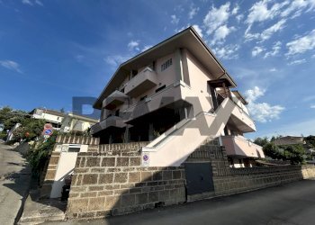 Edificio all\'aperto - Bilocale VIA UMBRIA
 
14, San Giovanni Teatino - foto 1