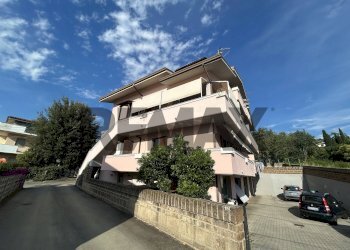 Edificio all\'aperto - Bilocale VIA UMBRIA
 
14, San Giovanni Teatino - foto 11