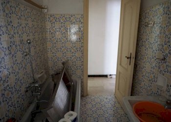 Bagno - Bilocale corso Luigi Andrea Martinetti, 41A, Genova (zona Sampierdarena) - foto 7