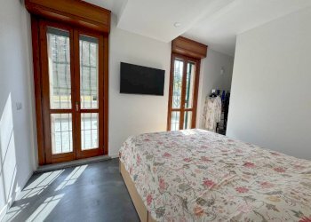 Camera da letto - Bilocale via Fratelli Dandolo, 6, Seregno - foto 15