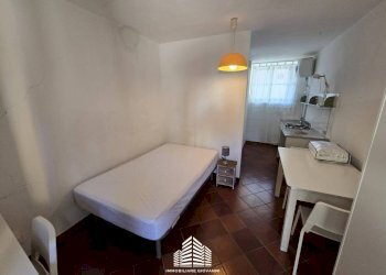 Camera da letto - One-room apartment via Vittorio Emanuele II, Bra - photo 1