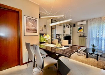 Salone - Three-room apartment via San Martino Vecchio, Torre Boldone - photo 4