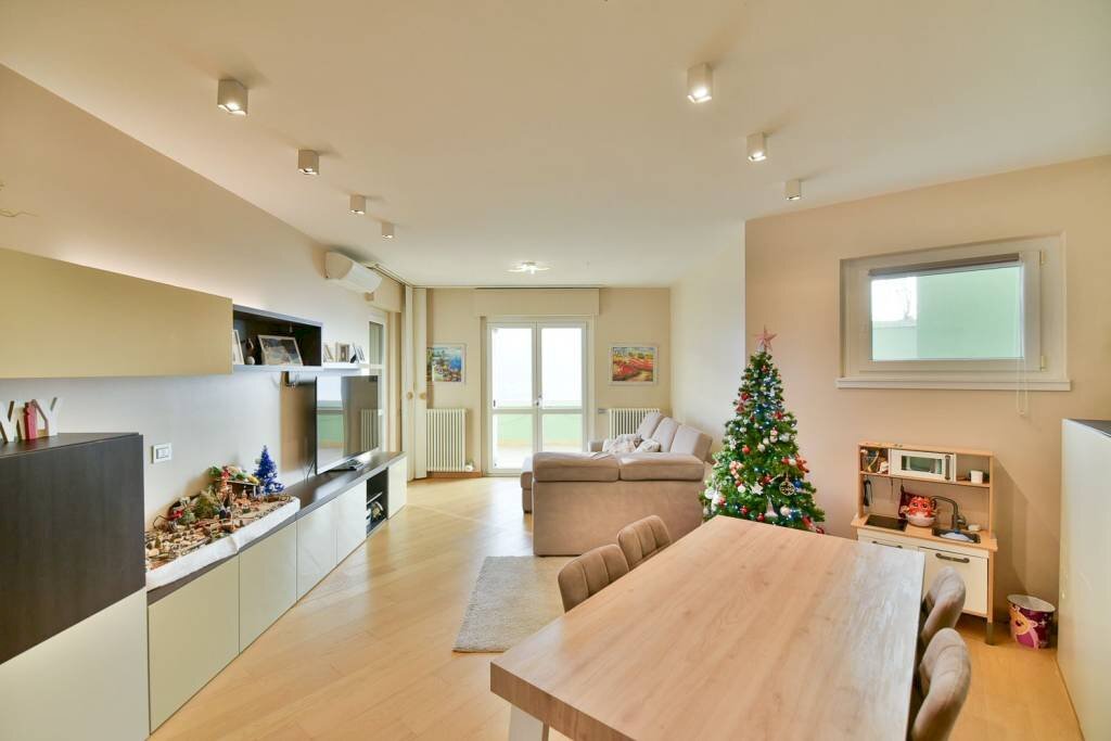 Salone - Four-room apartment via provinciale per galbiate 3, Garlate - photo 1