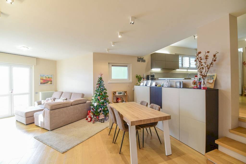 Salone - Four-room apartment via provinciale per galbiate 3, Garlate - photo 2