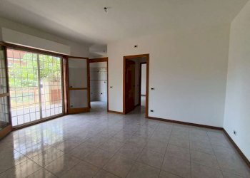 Soggiorno 2. - Two-room apartment via Dell'Albareto, Roma (neighborhood Acilia) - photo 2