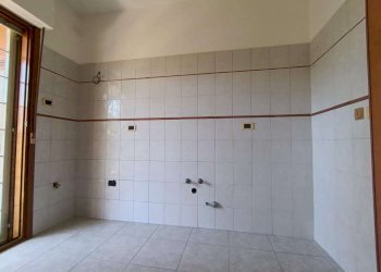 Cucina 2. - Two-room apartment via Dell'Albareto, Roma (neighborhood Acilia) - photo 10