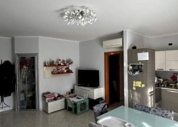 Salone - Three-room apartment via Udine, Termoli - photo 2