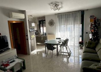 Salone - Three-room apartment via Udine, Termoli - photo 3